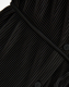Plissiertes Minikleid mit langen Ärmeln und Gürtel